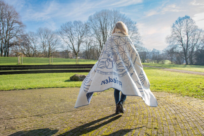 energie-deken-vrede-naturel-indigo2