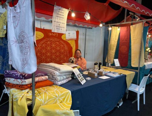 Alsjeblieft, jouw kortingscode voor de Spiritueel Alternatiefbeurs in Rijswijk –  of kom langs in mijn praktijk.  🤗